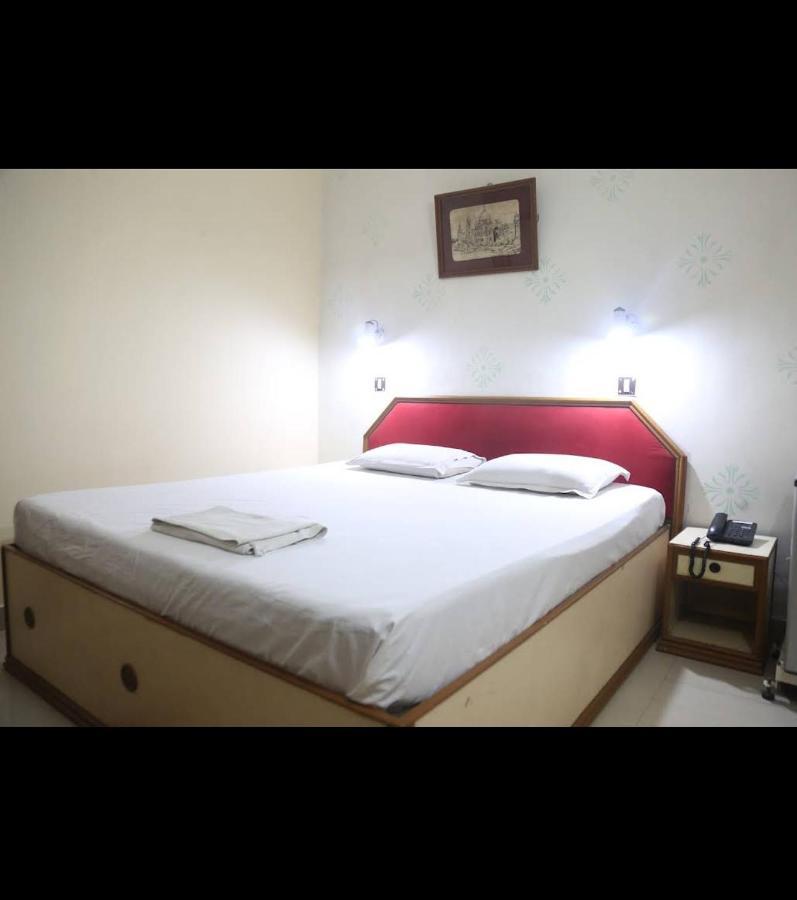 Avenue Club Kolkata